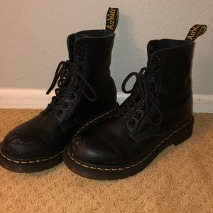 Dr. Martens- 1460 Women’s Pascal Virginia Leather
